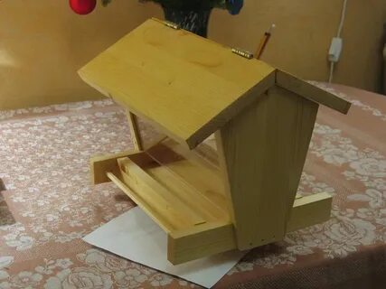 Как сделать кормушку для птиц из дерева