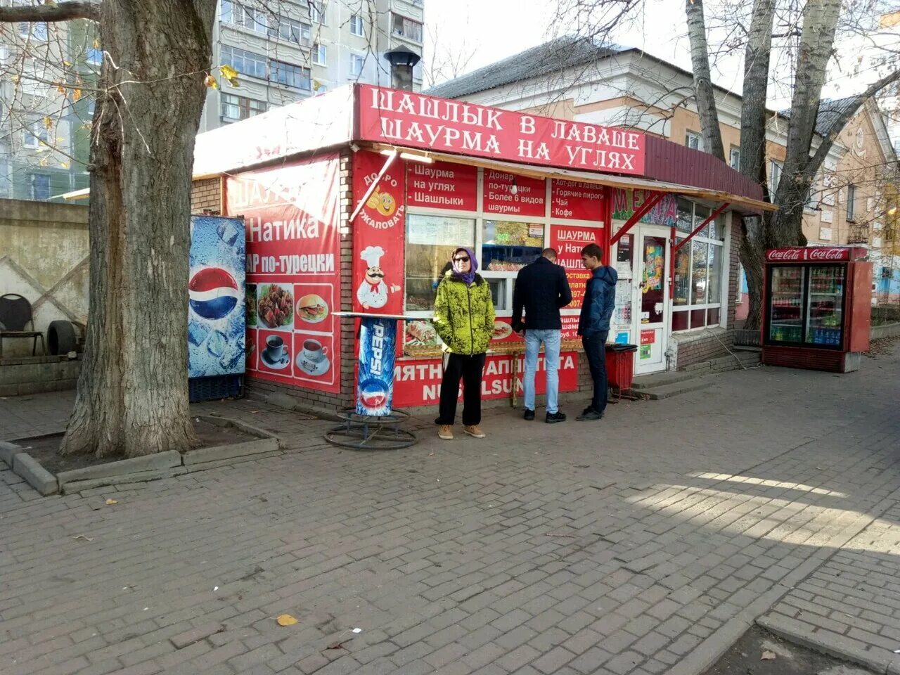 Реклама на киоске шаурмы. Шаверма 24 великий новгород. Самая вкусная шаурма ассортимент. Донер киоск. Шаурма сортировка нижний.