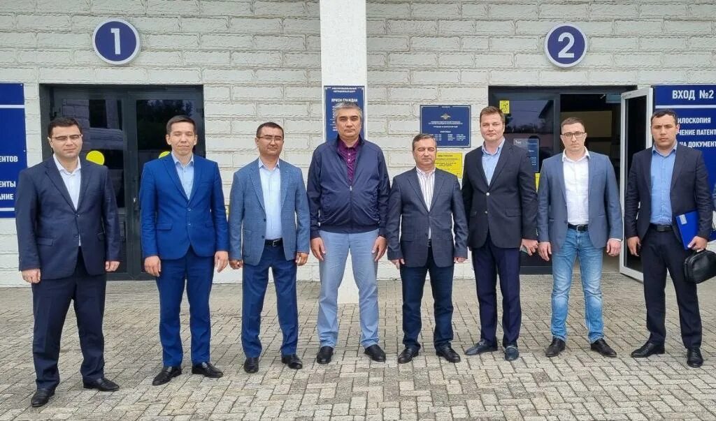 Пвс многофункциональный миграционный центр. Многофункциональный миграционный центр астрахань. миграционный центр астрахань аэропортовское. делегация из узбекистана в туле. саратов узбекистан делегация.