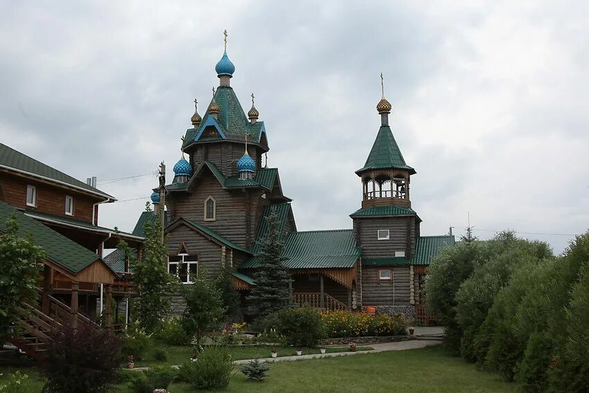 Про южноуральск. Храм Покрова Пресвятой Богородицы Южноуральск. Церковь Южноуральск деревянная. Церкви города Южноуральск. Южноуральск Челябинская.