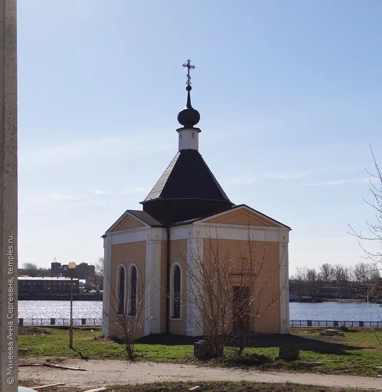 Часовня череповец. Храм николая чудотворца череповец на вокзале. Часовни череповца. Часовни череповца. Часовни череповца.