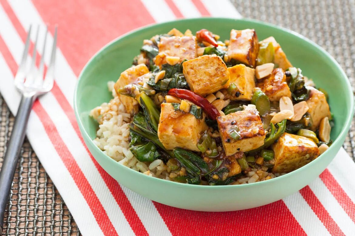 соя и тофу. овощи стир-фрай с тофу. сычуаньская кухня мапо тофу. блюда с тофу. синжэнь тофу.