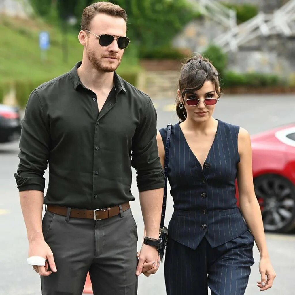 Фото керема бурсина и ханде. Фото керема бурсина и ханде. Ханде эрчел, керем бюрсин hello. Ханде эрчел и керем. Эда и керем.