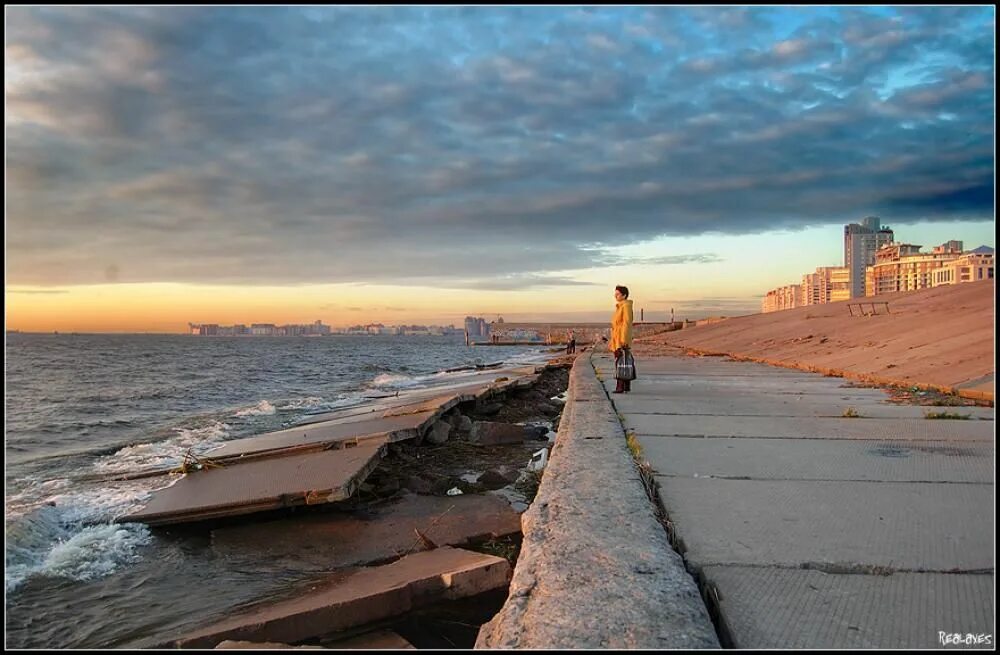 Море возле питера. Море в питере. море в питере фото. балтийское море в питере. море в питере название.
