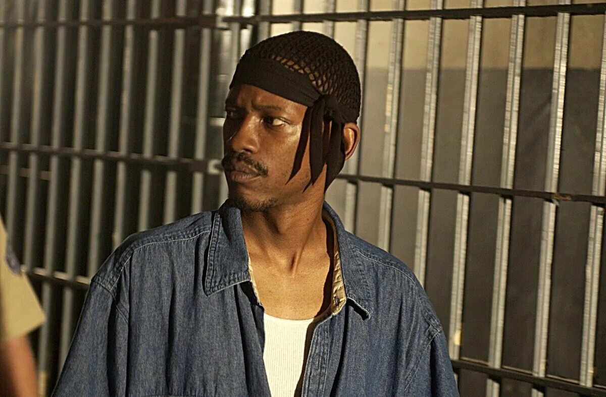 Стивен сигал - не жив ни мёртв 2002. Ни жив, ни мертв фильм 2002. Ни жив ни мертв фильм 2002 актёры. Ни жив ни мертв фильм 2002 постер. Стою ни жив ни мертв.