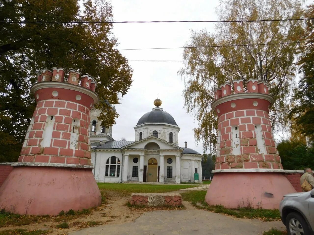 Никольская часовня Ярополец. Ярополец достопримечательности. Ярополец Гончаровых липы. Погода ярополец