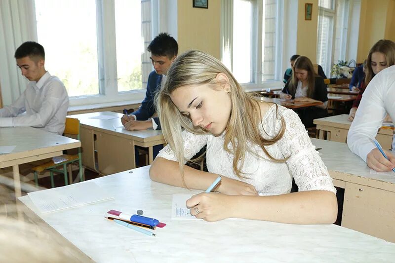 Сайты сш мозырь. Мозырь школа 7. мозырь студентка.
