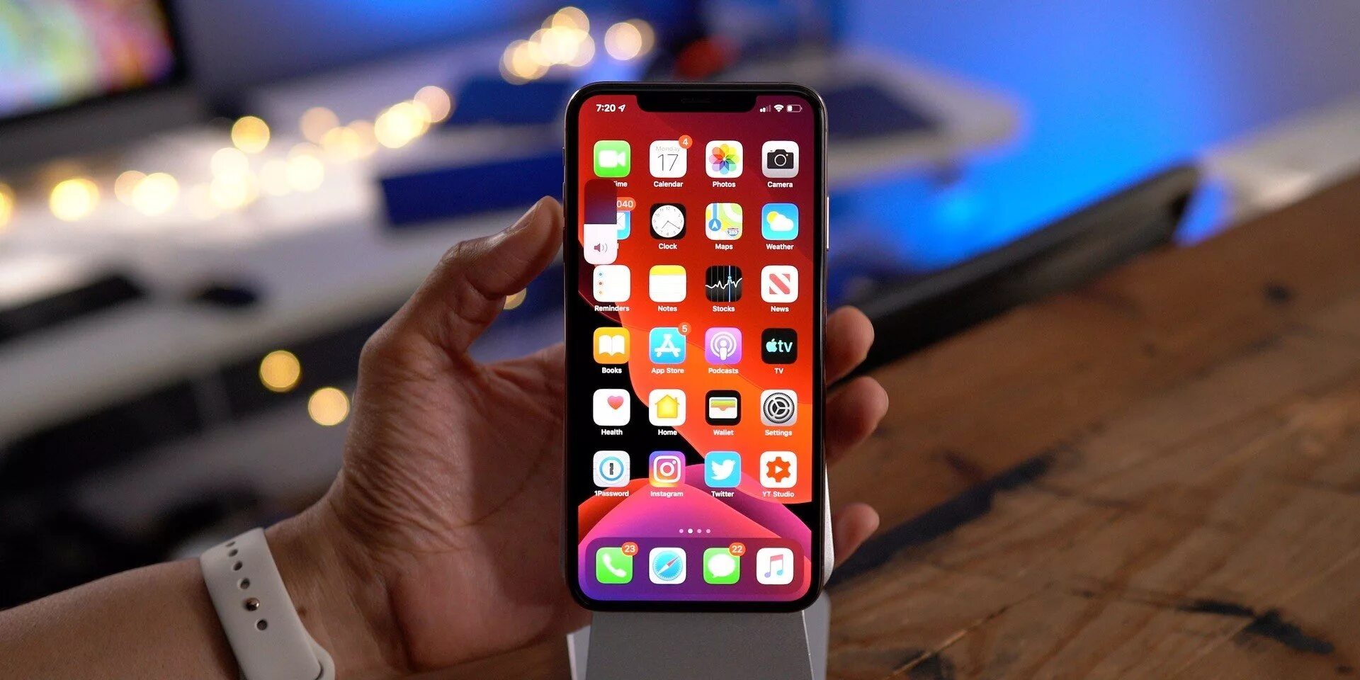 Айфон 13 дорогой. Apple iphone 13. Iphone IOS 13. Iphone x 13. Iphone 13 экран.