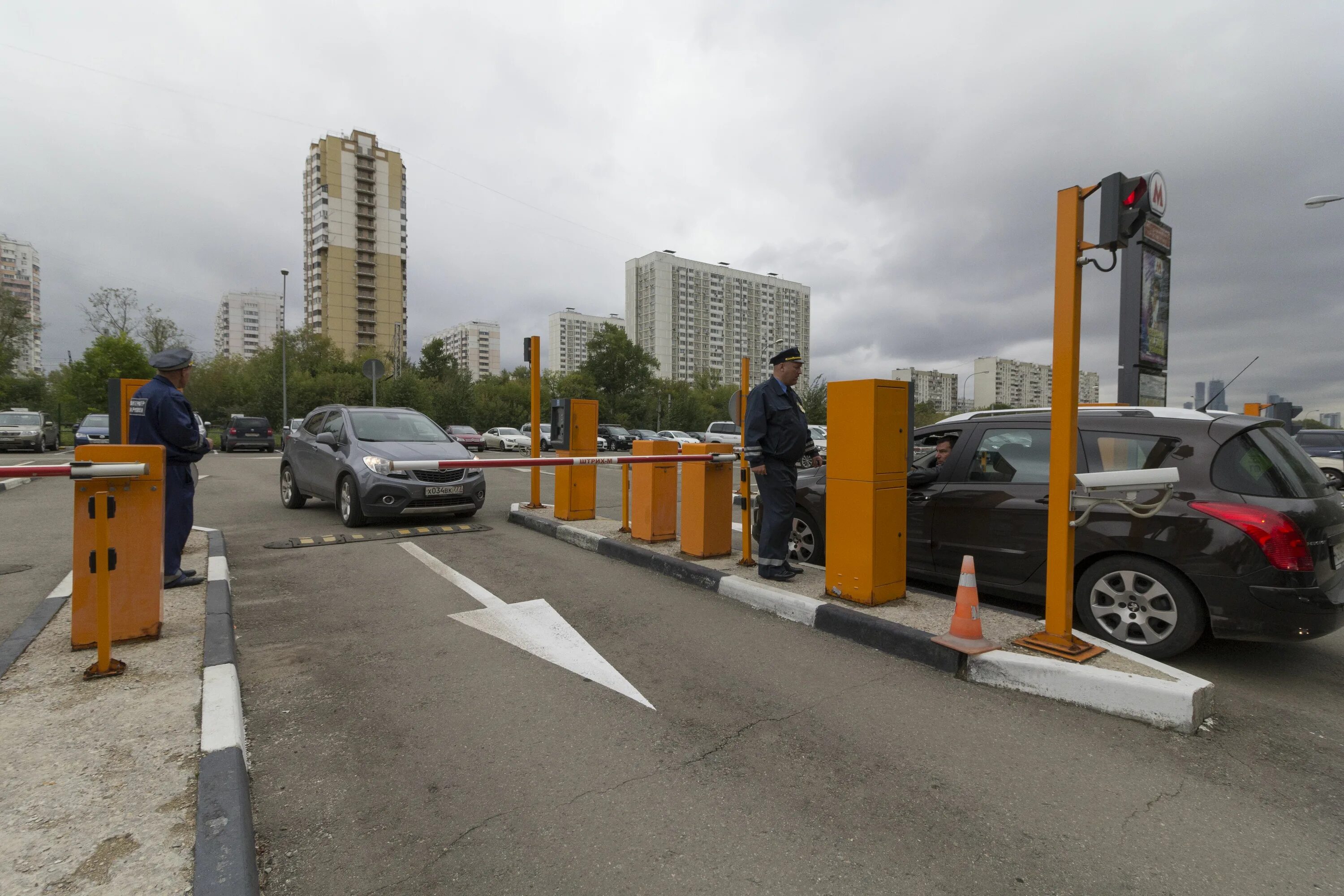 Перехватывающая парковка работа. Перехватывающая автостоянка ладожская. перехватывающие парковки ольховая. москва парковки м4. перехватывающая парковка зябликово.