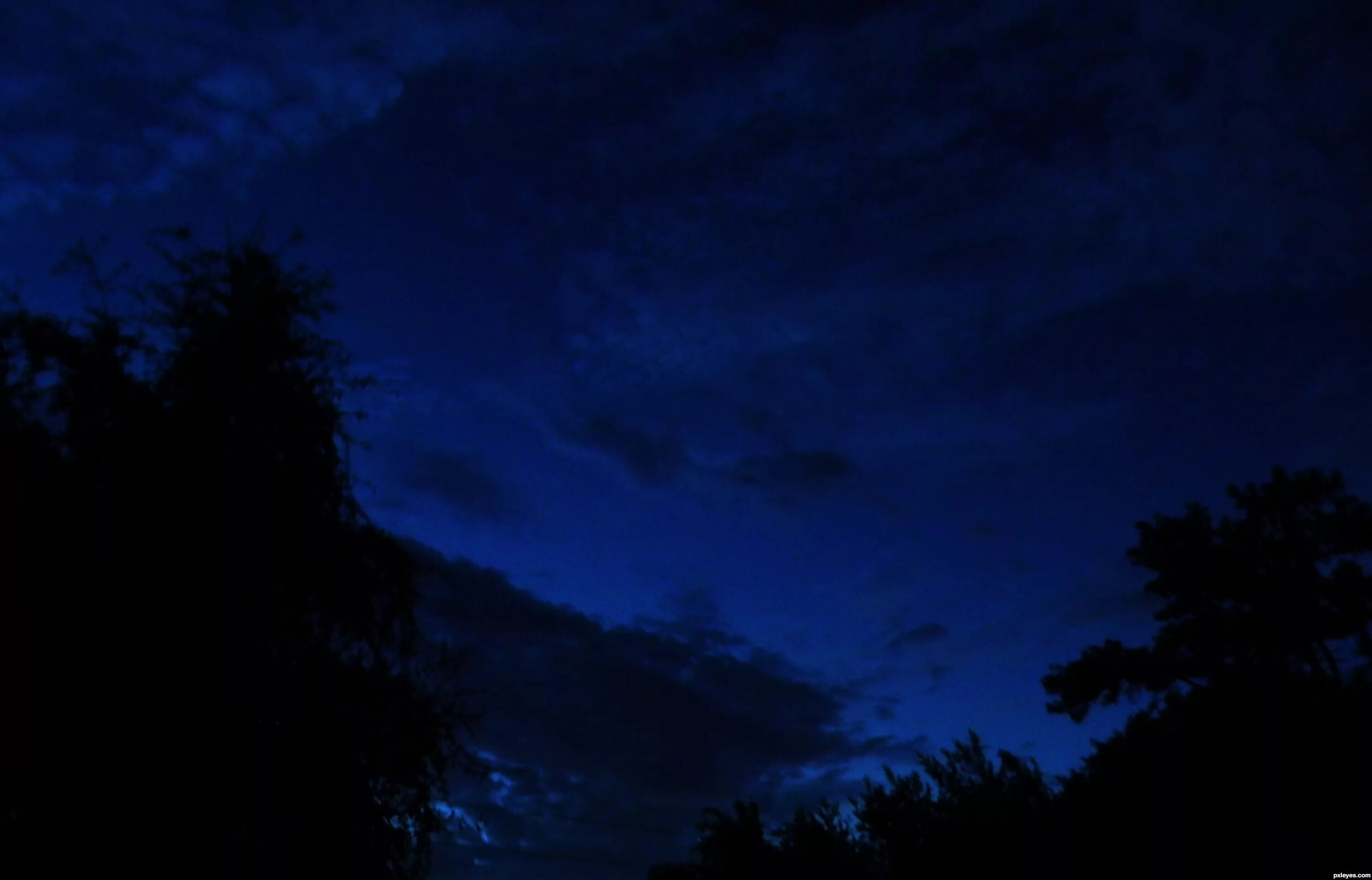 Черный день синяя ночь. Темно синее небо. Синяя ночь. Эстетика синего. Синее небо ночью.