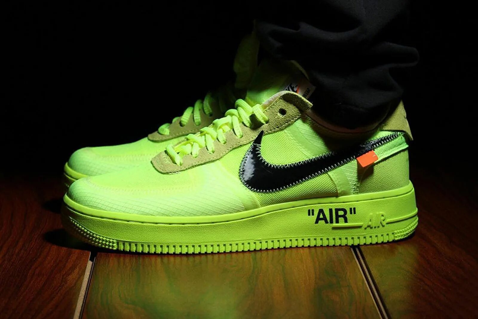 Кроссовки nike free 5. Nike air force 1 lv8 gs. Салатовые найки. Nike air force салатовые. Nike air max green.