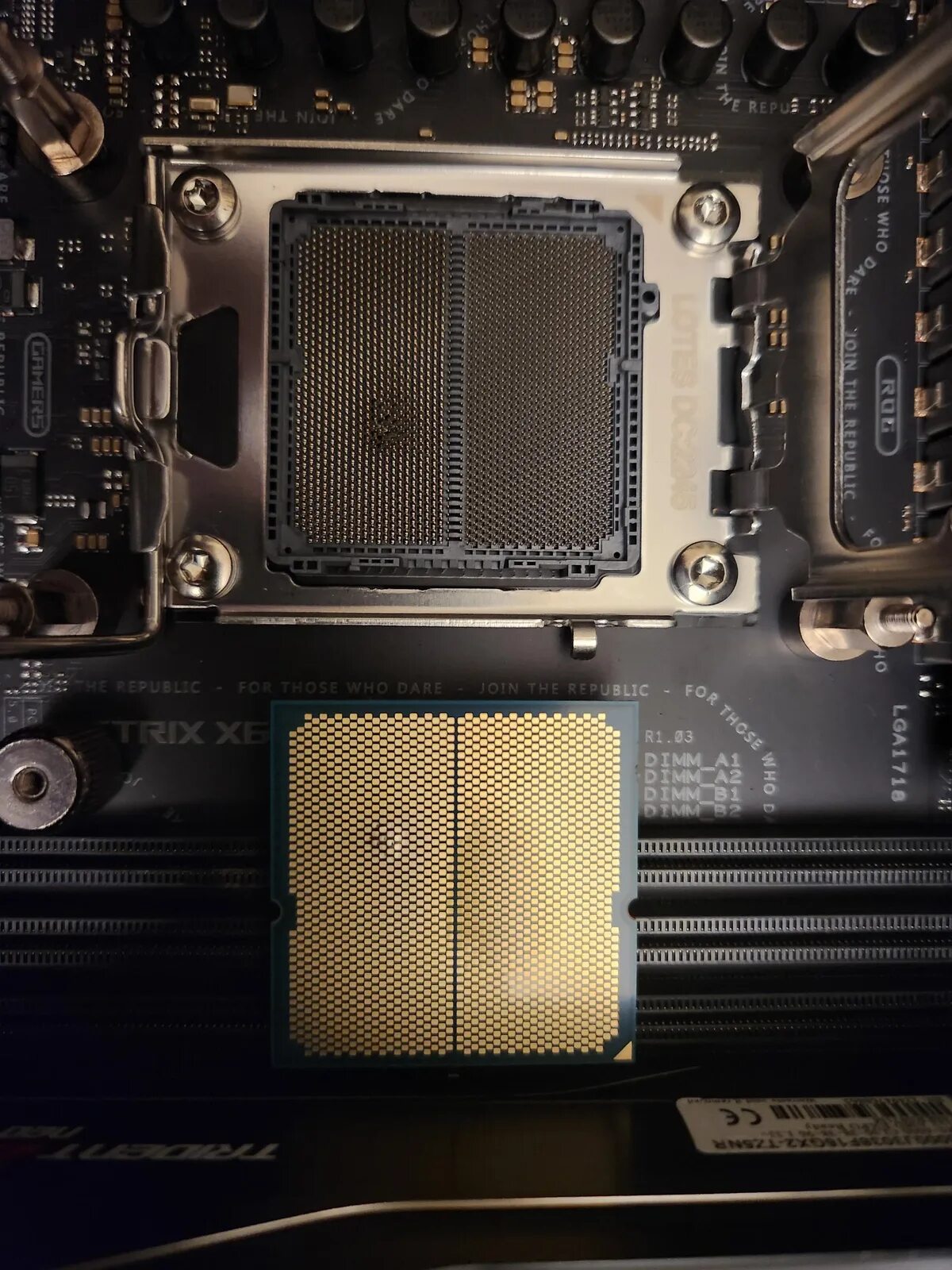 Amd ryzen 7800x. Ryzen 7 7800x3d. сокет 7529 от амд. разобранный процессор. 7800x3d.