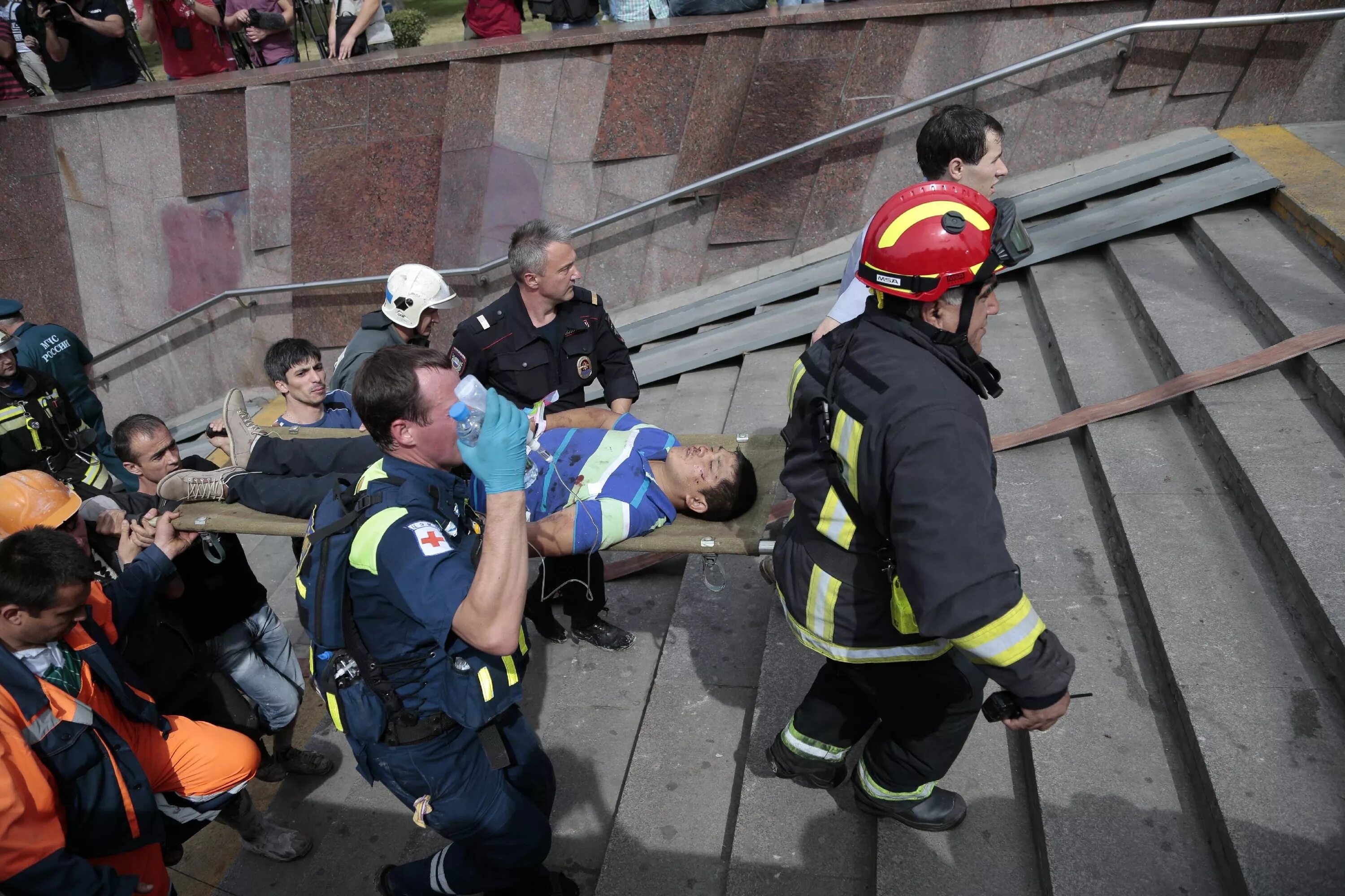 15 апреля 2015. Катастрофа в Московском метрополитене. Катастрофа в Московском метрополитене 2014. Авария в метрополитене в Москве 2014. Авария в Московском метрополитене на Арбатско-Покровской линии.