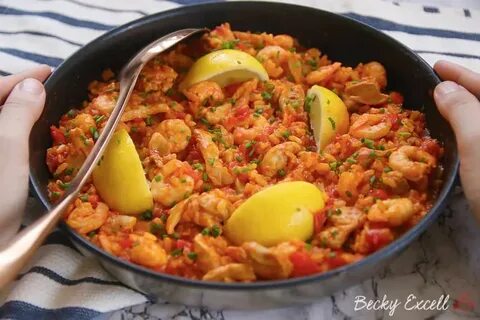 Паэлья с креветками и овощами