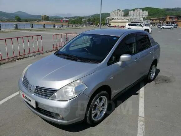 Nissan Tiida Latio 2007. Nissan Latio 2007. Tiida Latio 4 WD. Ниссан Тиида Латио белая. Куплю ниссан находке