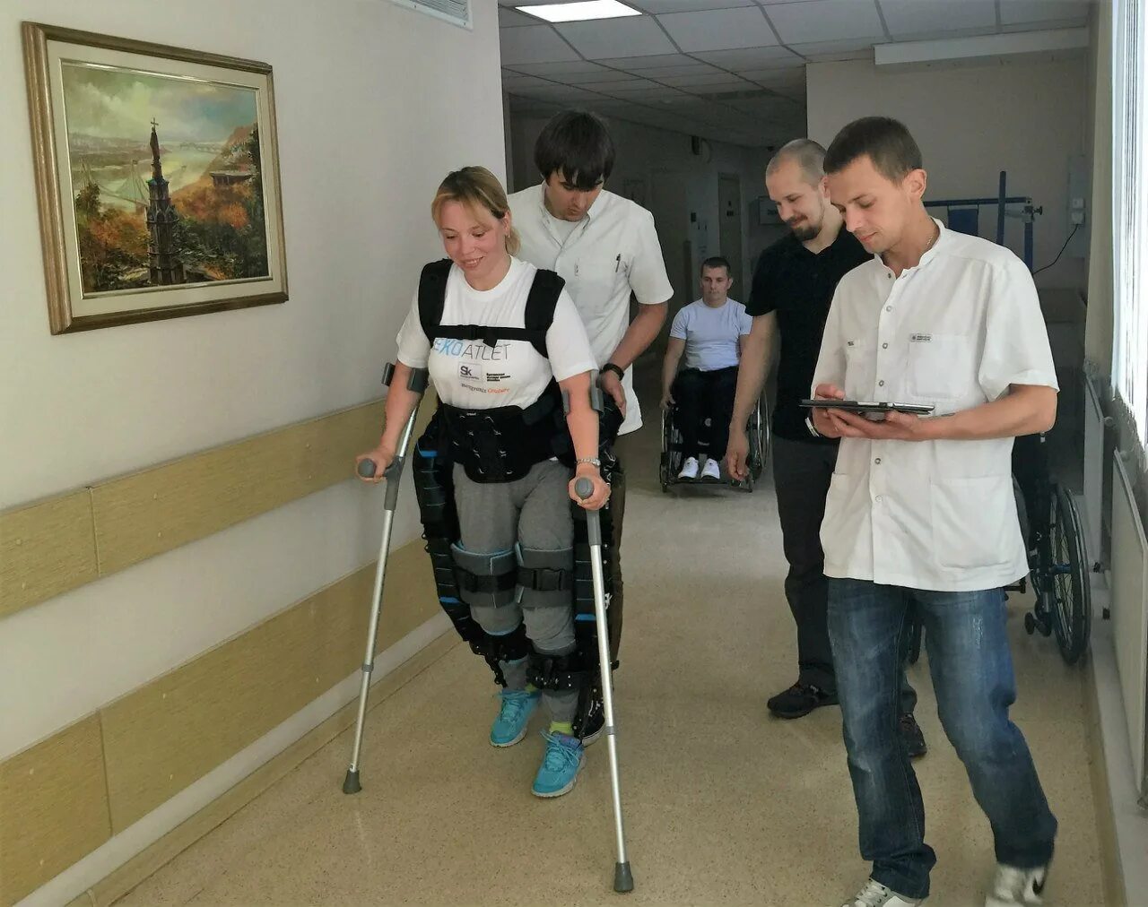 Учреждения восстановительной медицины и реабилитации. Экзоскелет для реабилитации exoatlet. реабилитационный центр для инвалидов. реабилитационные учреждения для инвалидов. оборудование для реабилитации инвалидов.