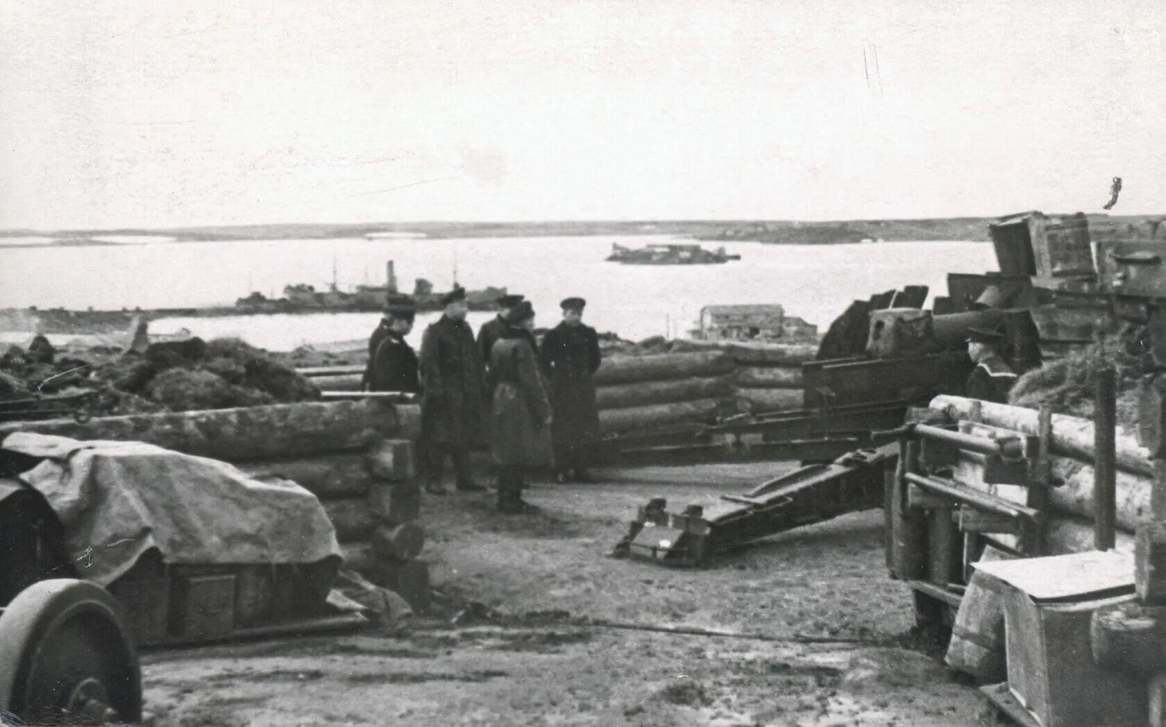 Острове во время второй. Адмирал Шеер Диксон бой. Оборона Диксона 1942. Порт Диксон 1942. Остров+Диксон+1940.