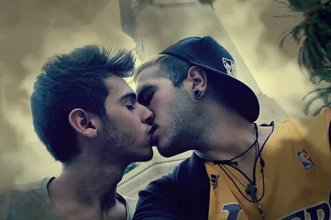 Поцелуй Парней 