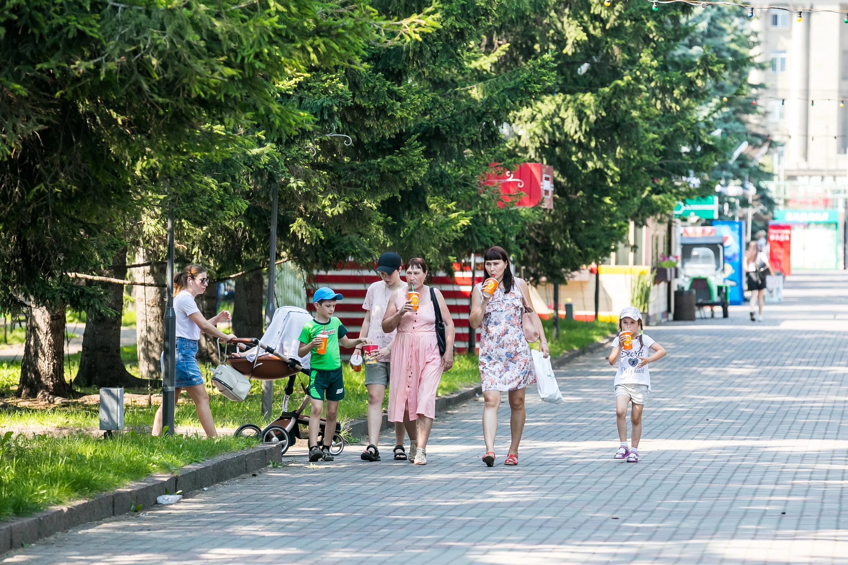 развлекательные аттракционы для детей. парк чудес галилео красноярск. каток в центральном парке красноярск 2022. новый цирк красноярск. куда с девушкой пойти в красноярске.