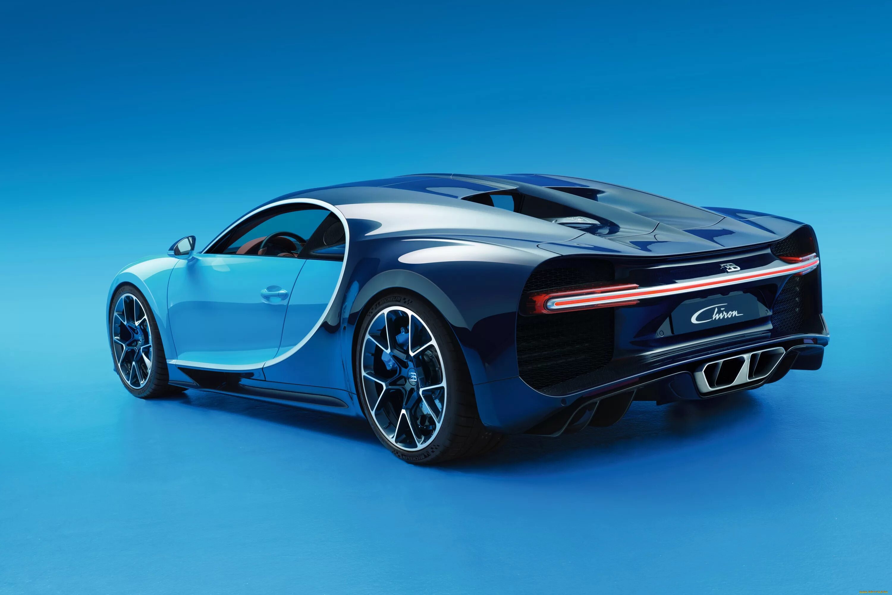 Машина bugatti chiron. Бугатти ЧИРОН. Бугатти ЧИРОН 2016. Бугатти Бугатти Шерон. Бугатти Шерон Золотая.