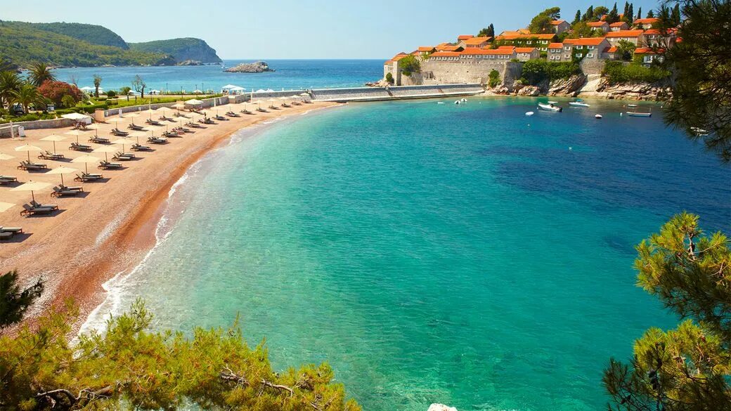 Святой стефан черногория пляж. Лежаки для пляжа. Курорты россии зимой. Где дешево отдохнуть 2023. Счастливые люди на мальдивах.