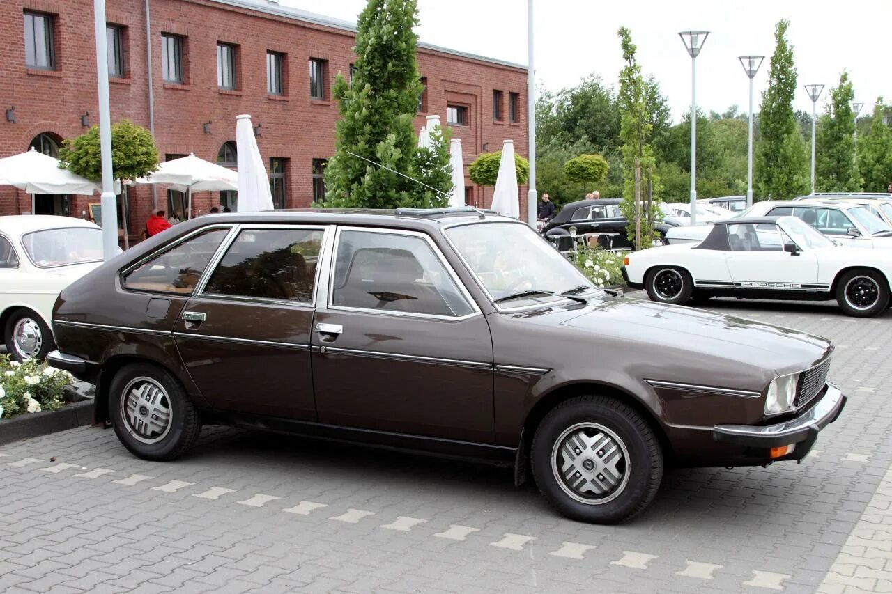 Renault 30. Рено 30tx. Рено 1979. Рено 030.