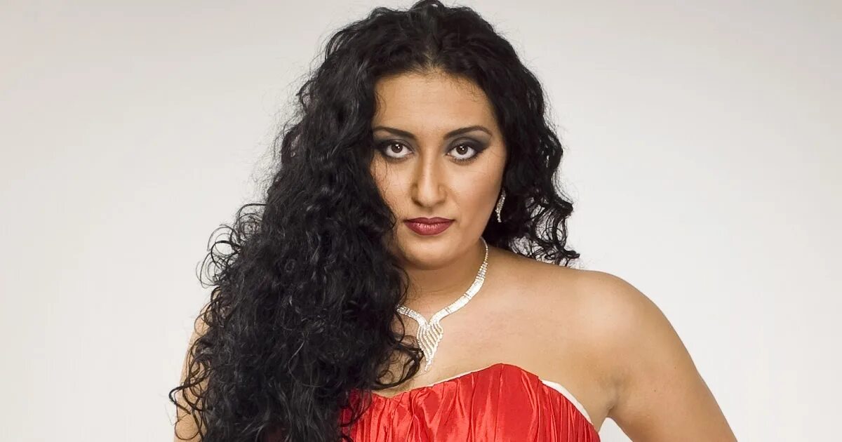 Грузинско оперная певица. Грузинская оперная певица. Оперная певица хибла герзмава. Грузинская оперная певица. Анита рачвелишвили оперная певица.