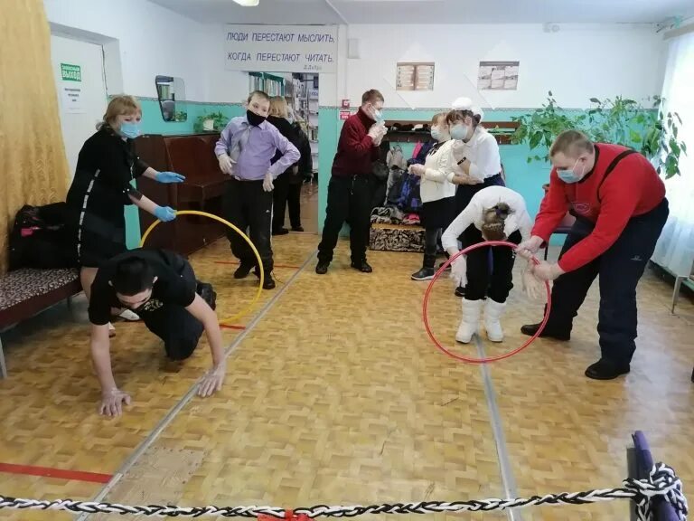 Художка карпинск. Карпинск школа интернат. Школа интернат 1 карпинск. Карпинск свердловская область интернат. Российские ноутбуки для школ.