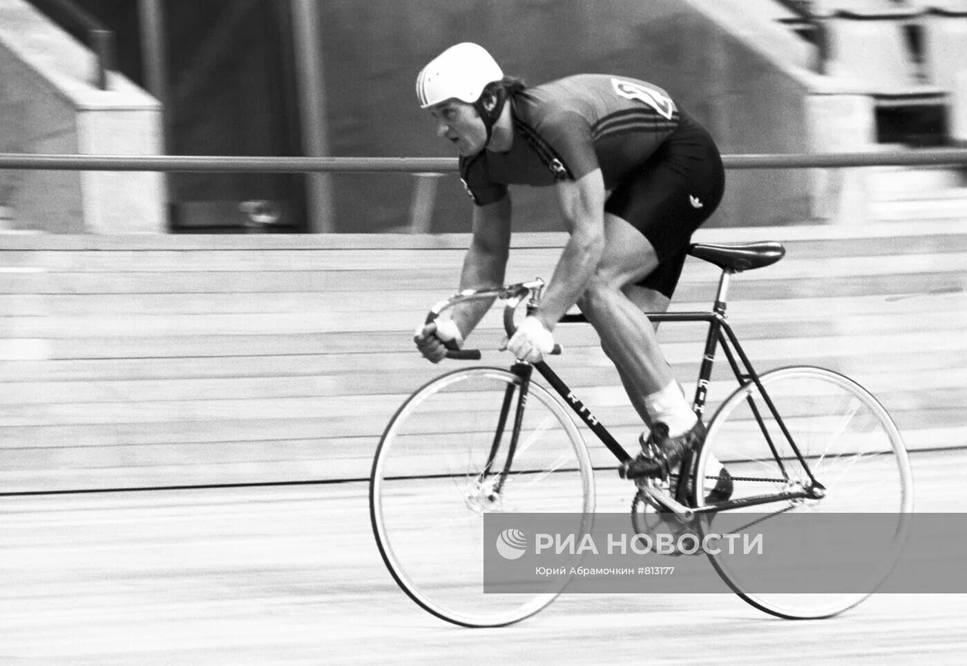 Велосипедист чемпион 1980 6 букв. Велосипедист чемпион 1980 6 букв. Велосипедист чемпион 1980 6 букв. Велосипедист чемпион 1980 6 букв. Том симпсон велосипедист.