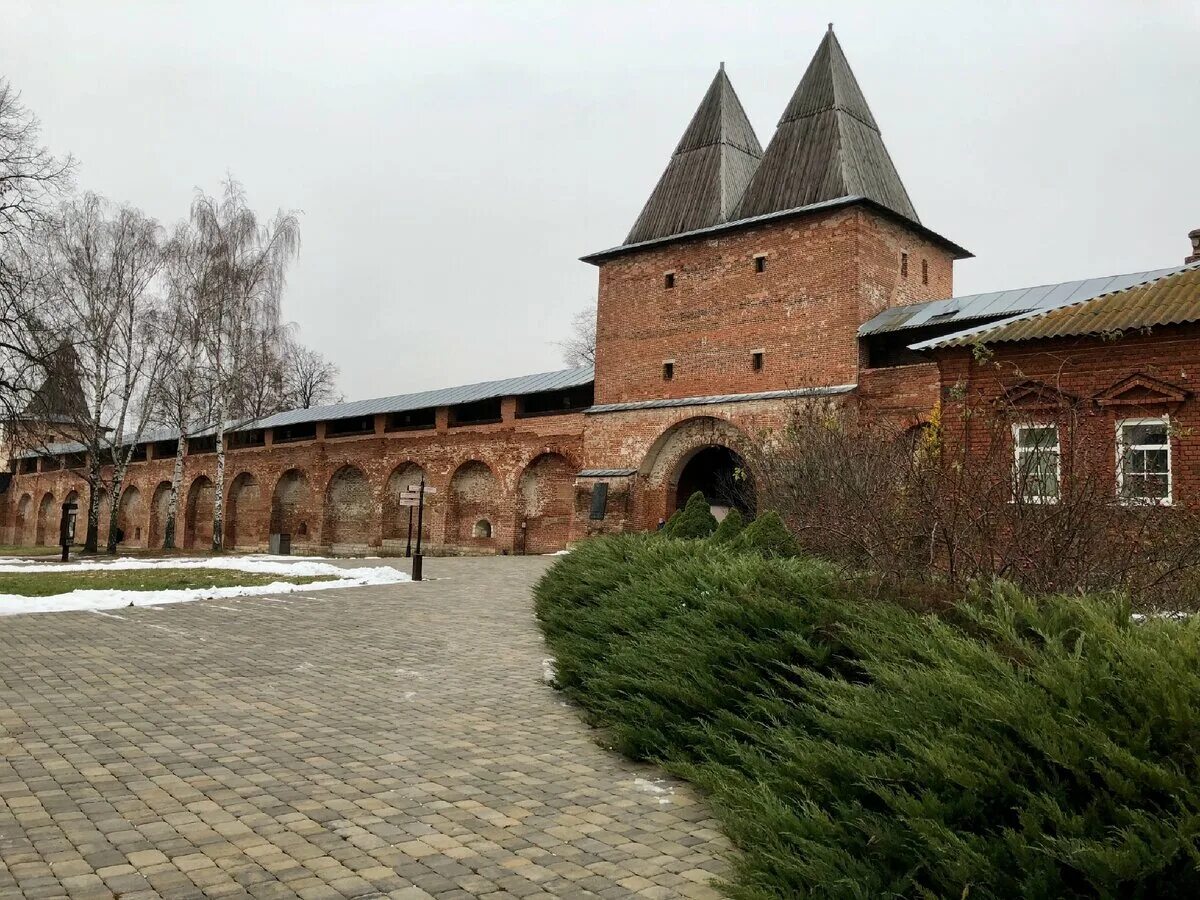 Зарайский кремль 16 век. Зарайский кремль коломна. Богоявленские ворота зарайского кремля. Зарайский кремль коломна. Башни зарайского кремля.