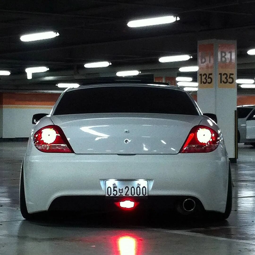 Hyundai Tiburon 2003-2005 Smoked Altezza Tail Lights A1034LLC110 - TopGearAutosp