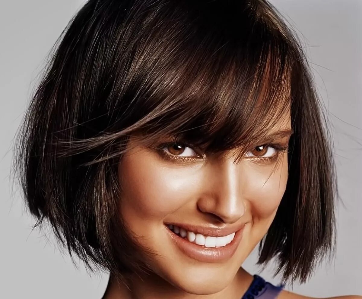 стрижки на средние волосы. карэ удлиненное каре блонд. стрижка габриэлла. мишель уильямс особь. эшли грин стрижка каре.