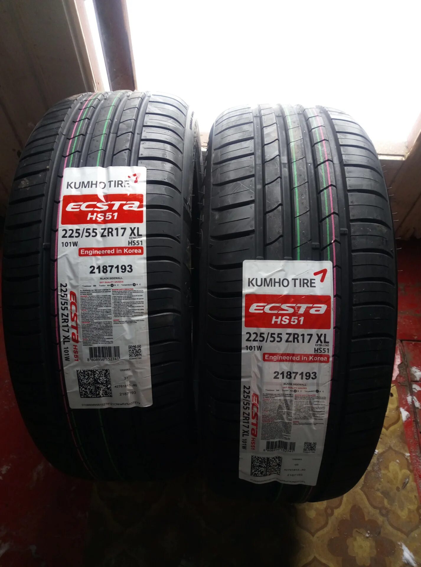 Кумхо Экста hs51 225/45 r17 Корея. Kumho Ecsta hs51 225/45 r17 евро этикетка. Кумхо hs51 215 55 17. Bridgestone Turanza t005 225/55 r17.