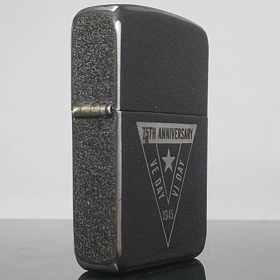 Zippo 1941. Зажигалка Zippo American Legend. Легендарная сталь