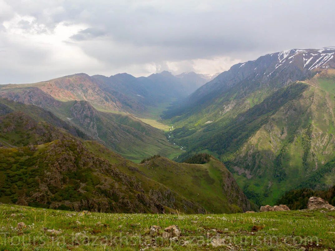 Бурхан булак. Водопад Бурхан-Булак. Бурхан Булак водопад Казахстан. Булак Армения. Бурхан Булак фото.