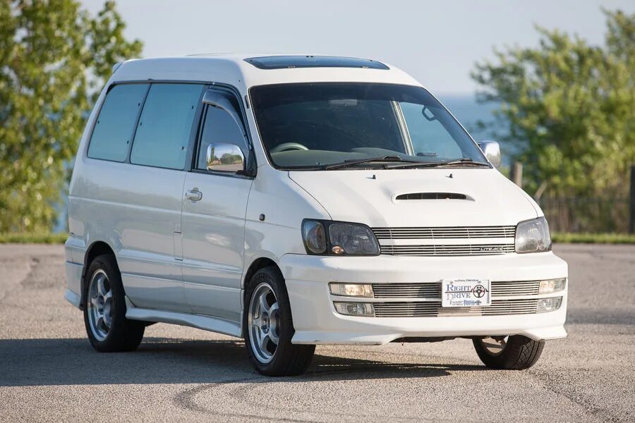 Тойота Ноах 1999. (Ноах) 4wd 2000. Микроавтобус Toyota Noah 1999. Toyota LITEACE 2004 Tuning.