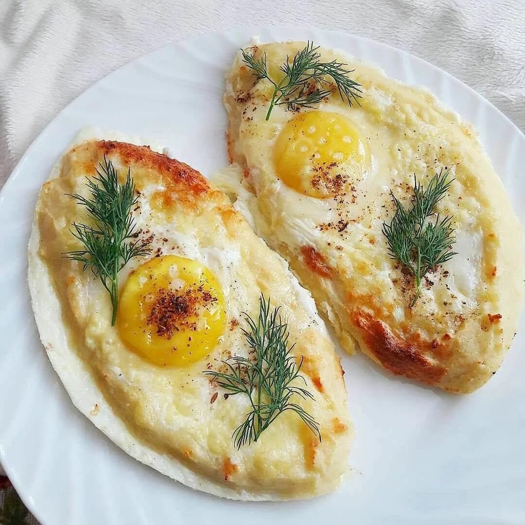 Хачапури на сковороде с творогом и яйцом. Пп хачапури по аджарски. аджарский хачапури пп. хачапури по-аджарски из творога. пп хачапури по аджарски с творогом и сыром.