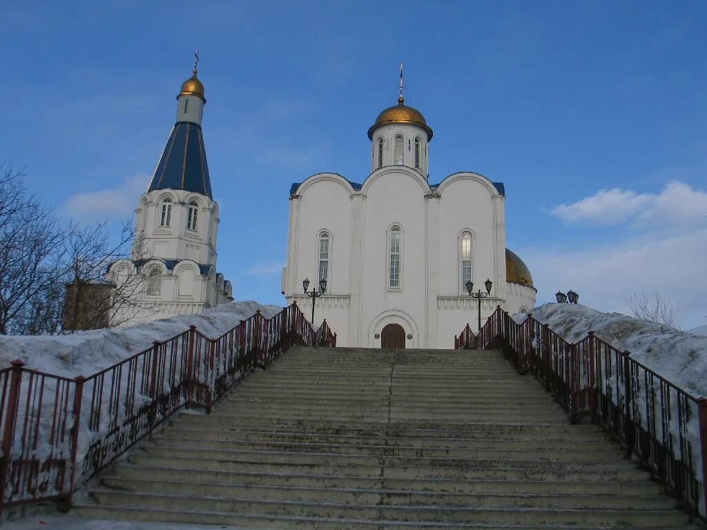 Высота церкви спаса на водах в мурманске. Храм Спаса на Водах Мурманск. Храм Спаса Нерукотворного образа "спас на Водах". Храм Спаса на Водах Мурманск внутри. Храм Христа Спасителя на Водах Санкт-Петербург.