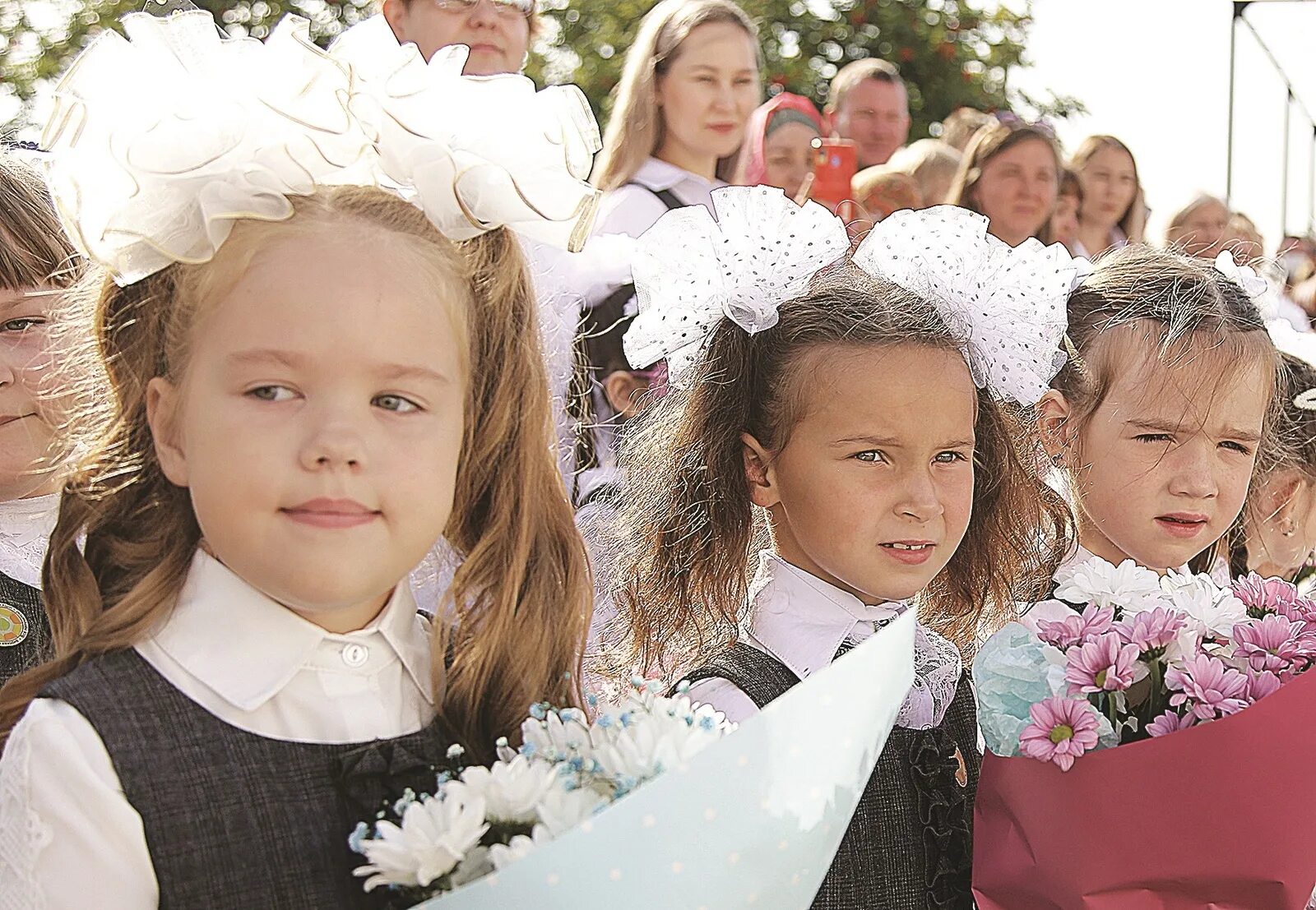 1 канал 1 сентября 2023. Гимназия 16 французская 1 сентября. 1 канал 1 сентября 2023. Школа 1 сентября. Нурлатская гимназия им м.