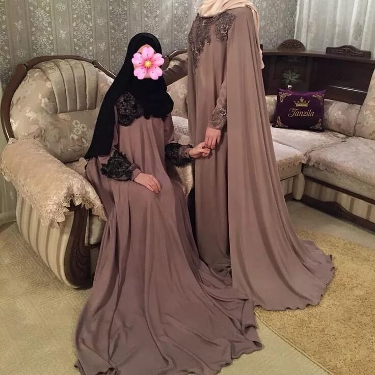 Махачкала мусульмане. Мусульманские Свадебные платья Asiya salyafi. Asiya Salafiya Insta исламские платья. Абая вечерняя хиджабский.