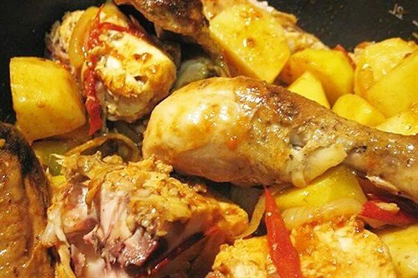 Филе с картошкой в мультиварке рецепты. Курица на углях с картошкой. тушёная курица без картошки в мультиварке. калорийность тушеной картошки с курицей. калорийность запеченной картошки с курицей.