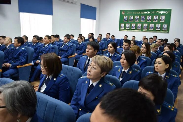 Прокуратура управления городами. Мирная прокуратура Республики Калмыкия. Араев прокуратура Республики Калмыкия. Унгарлинова прокуратура Калмыкии. Прокуратура Республики Калмыкии прокурор.