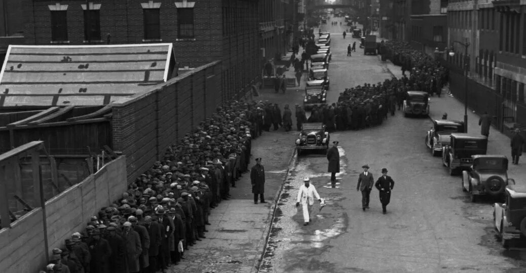 Великая депрессия в сша 1929-1933. Великая депрессия видео. Очереди в великую депрессию. Сша: великая депрессия 1930-е гг. Великая депрессия видео.