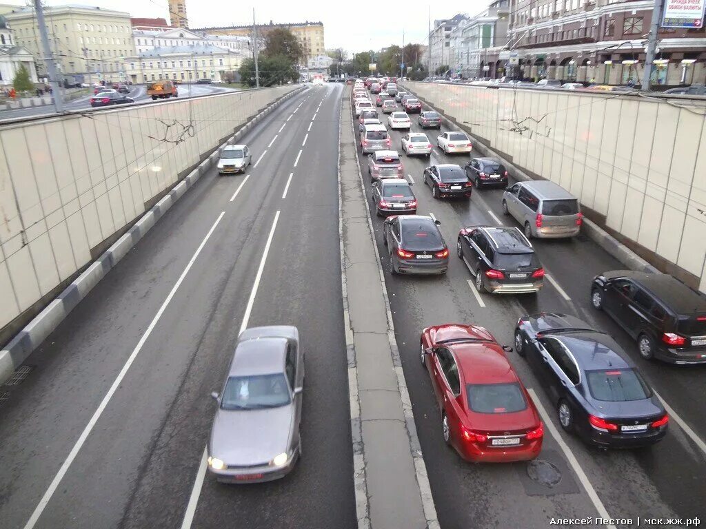 Почему появляются пробки. Пробки в Москве. Самая большая пробка в Москве. Саиа яблльшач пробка в Москве. Самые большие пробки в Москве.