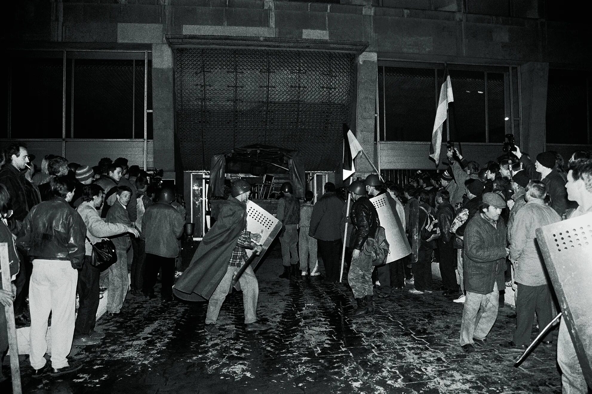 1993 век. Штурм телецентра Останкино 1993. Черный октябрь 1993 Останкино. Октябрь 1993 штурм Останкино.