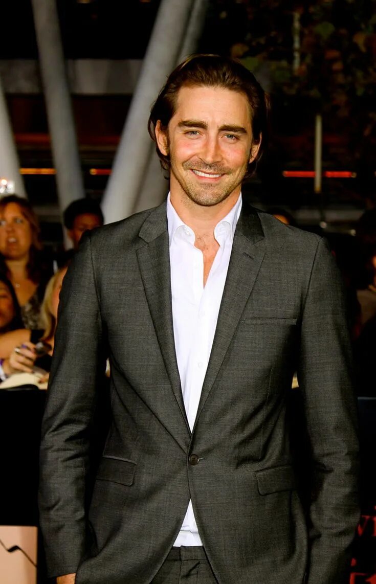 Ли пейс рост. Ли пейс актер. Lee pace 2022. Ли пейс 2022. Ли пейс.