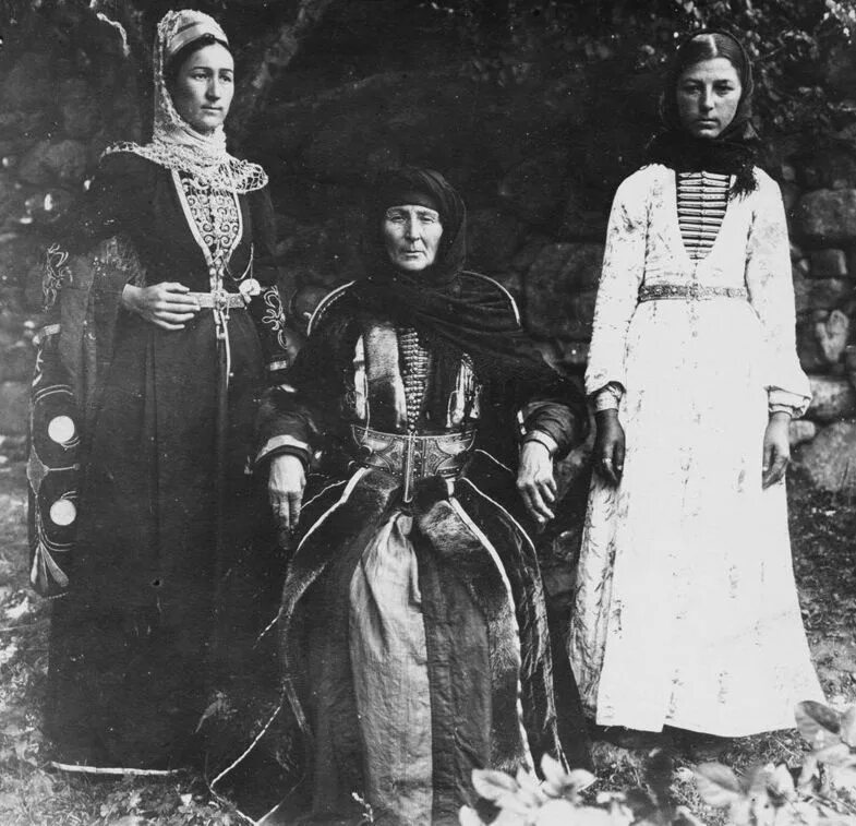 Балкарцы 19 век. Черкешенка балкарцы карачаевцы. Карачаевцы 1900. Чабан кавказа 19 века. Карачаевец 18 век.
