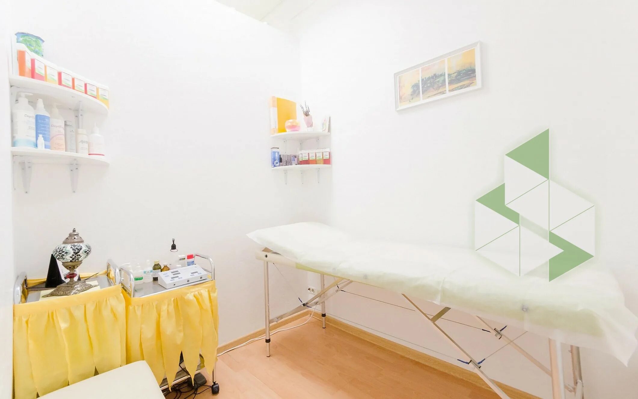 Эстетическая студия. Любовь между строк книга. Студия эстетика. Центр эстетики аллюр. Творческая студия эстетика.