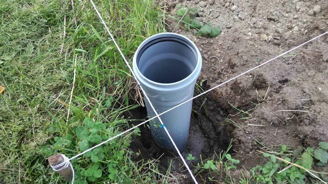 Столбчатый фундамент труба пвх. Фундамент из пластиковых труб. Столбчатый фундамент из 110 трубы. Фундамент из пластиковых труб. Столбчатый фундамент из канализационных труб 110.