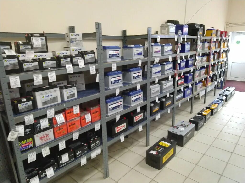 Battery store. Прозрачный магазин аккумуляторов. Магазин аккумуляторов в Камышине. Магазин аккумуляторов Надым. Магазин аккумуляторов в Москве.